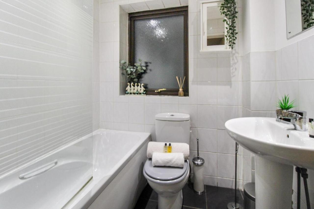Comfortable 2 Bedroom House With Free Parking Nottingham Exterior foto