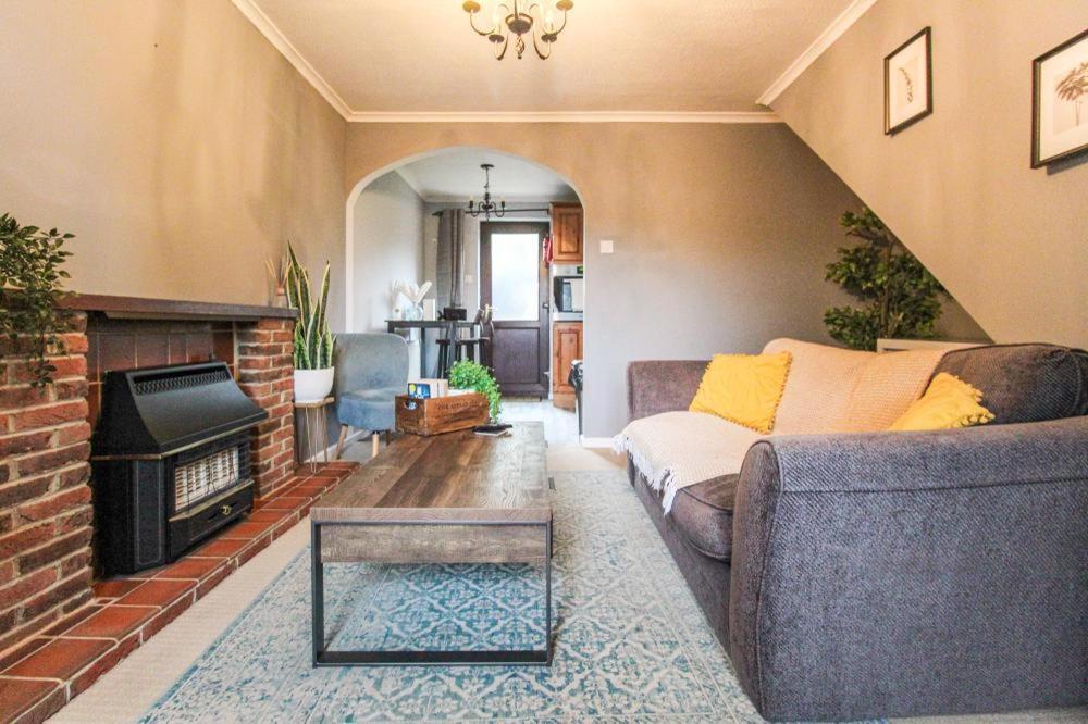 Comfortable 2 Bedroom House With Free Parking Nottingham Exterior foto